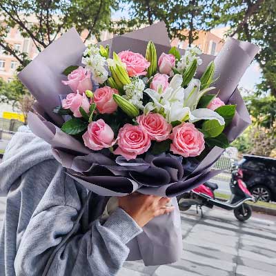 西安11朵戴安娜粉玫瑰百合，与你一起追逐梦想
