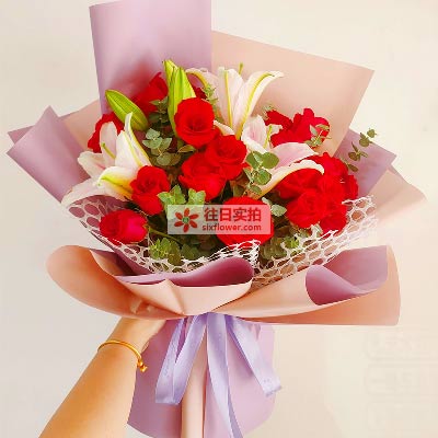 西安18朵红玫瑰百合,真情相守一生